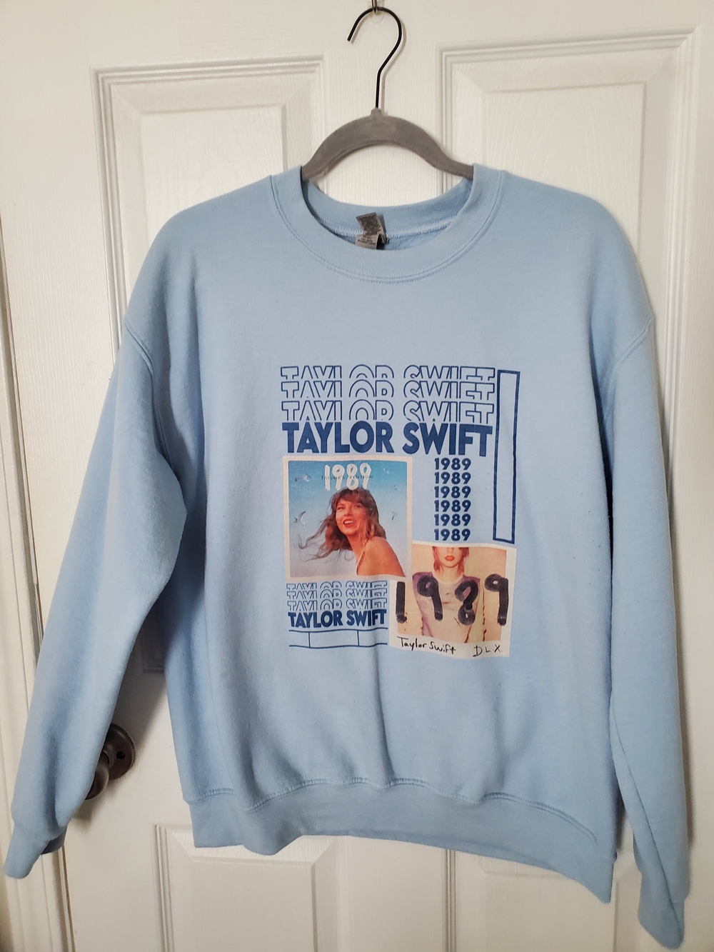 UN-OFFICIAL Taylor Swift Light Blue 1989 Graphic Crewneck Sweatshirt